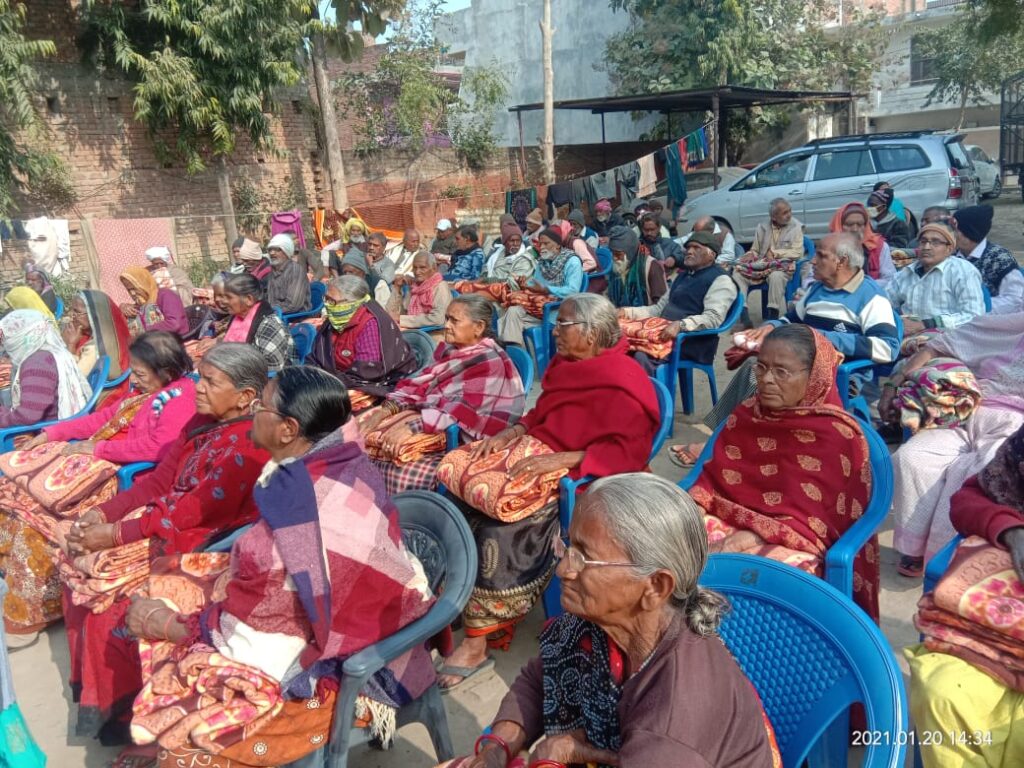 इफको ने गरीबों में बांटे 500 कंबल