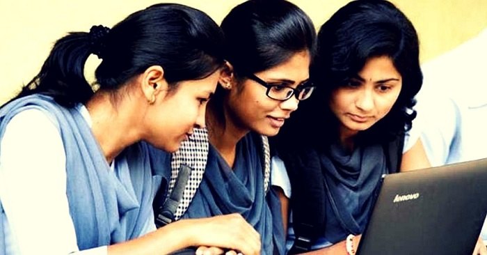 Girls-watching-laptop