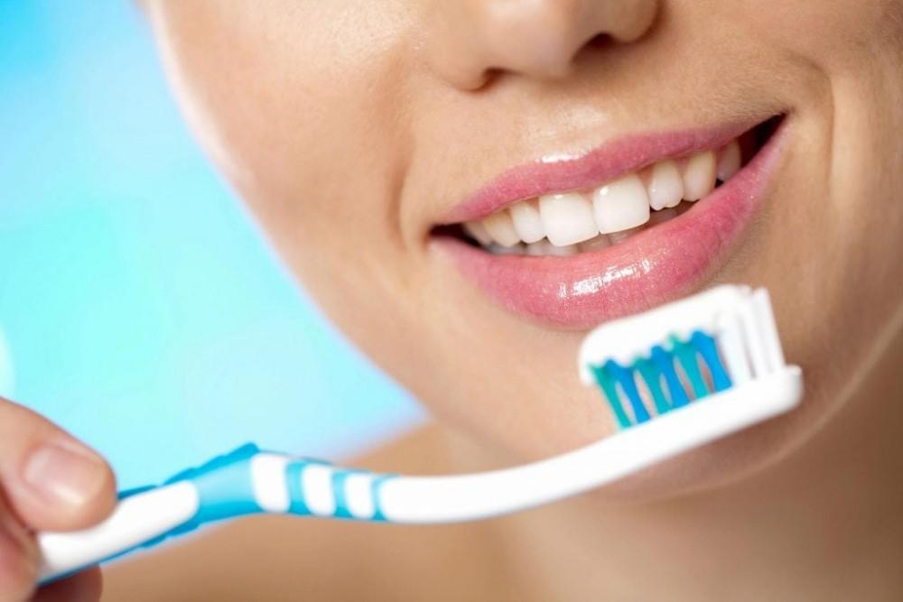 teeth toothbrush