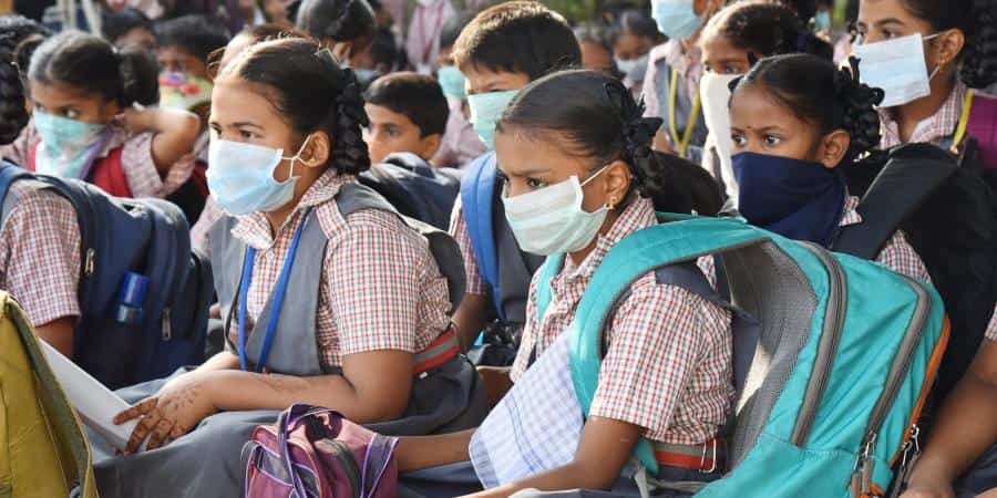 स्कूलों में पढ़ाई