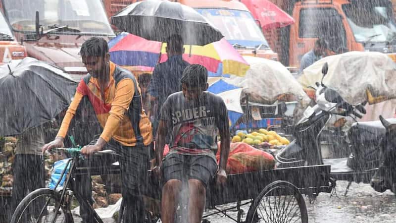 बंगाल में बारिश