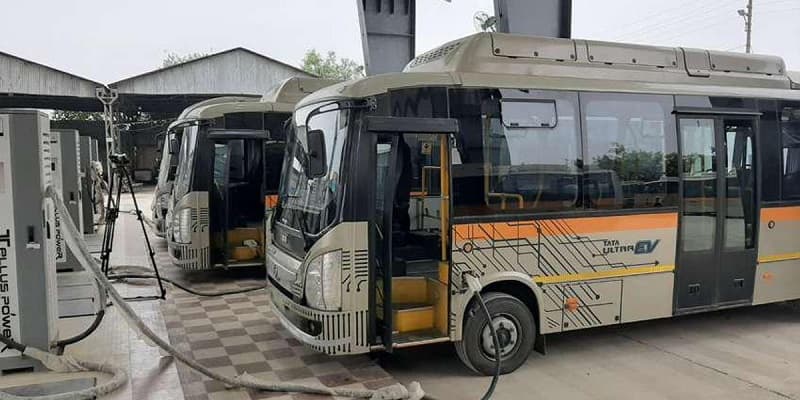 इलेक्ट्रिक बस